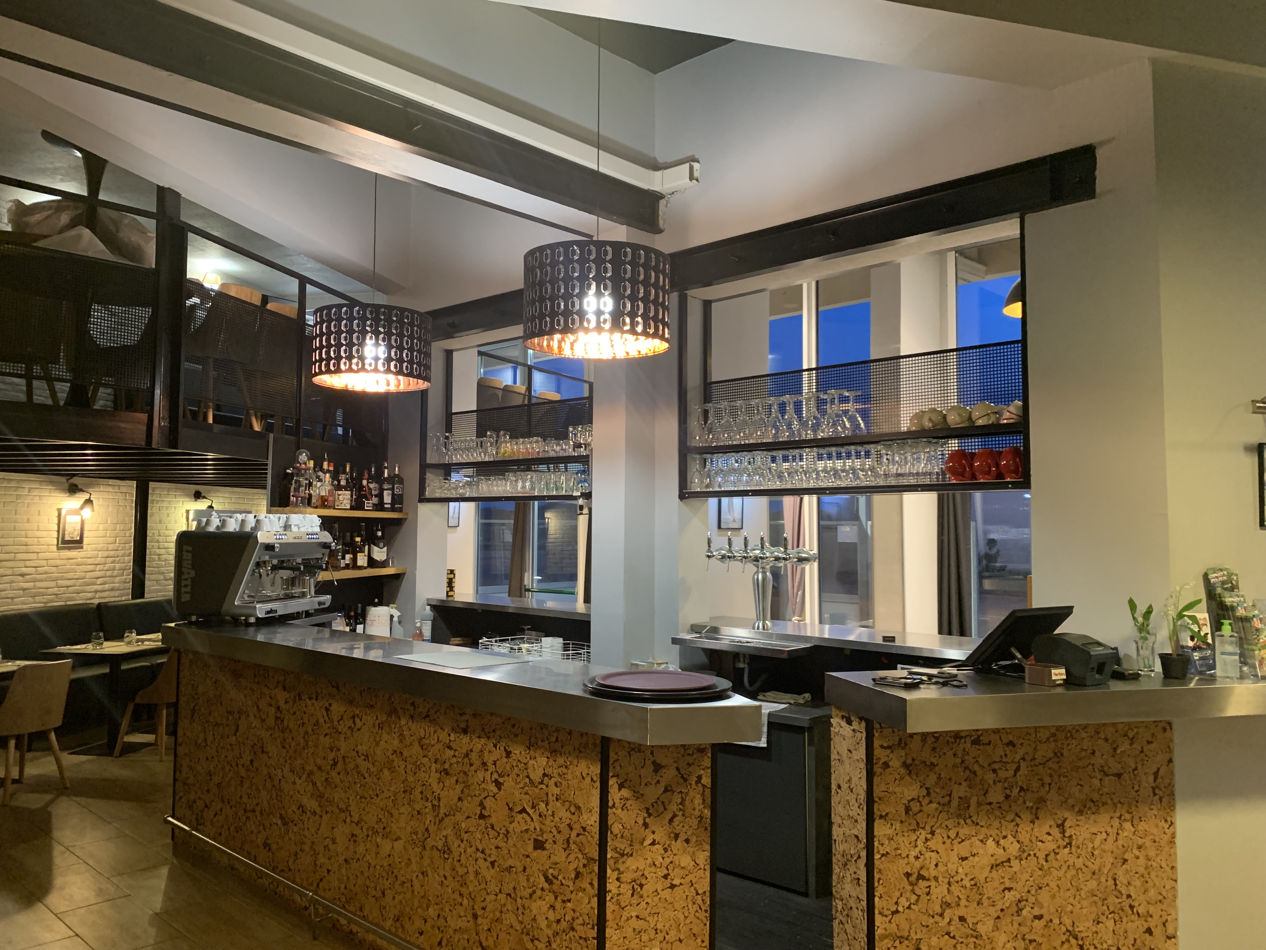 Salle principale du restaurant 